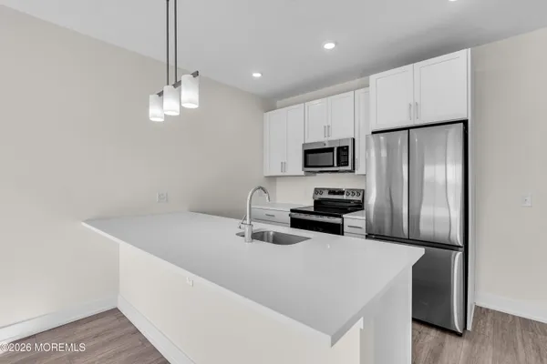 $2,100 | 19 Carr Avenue, Unit 301, Keansburg, NJ 07734