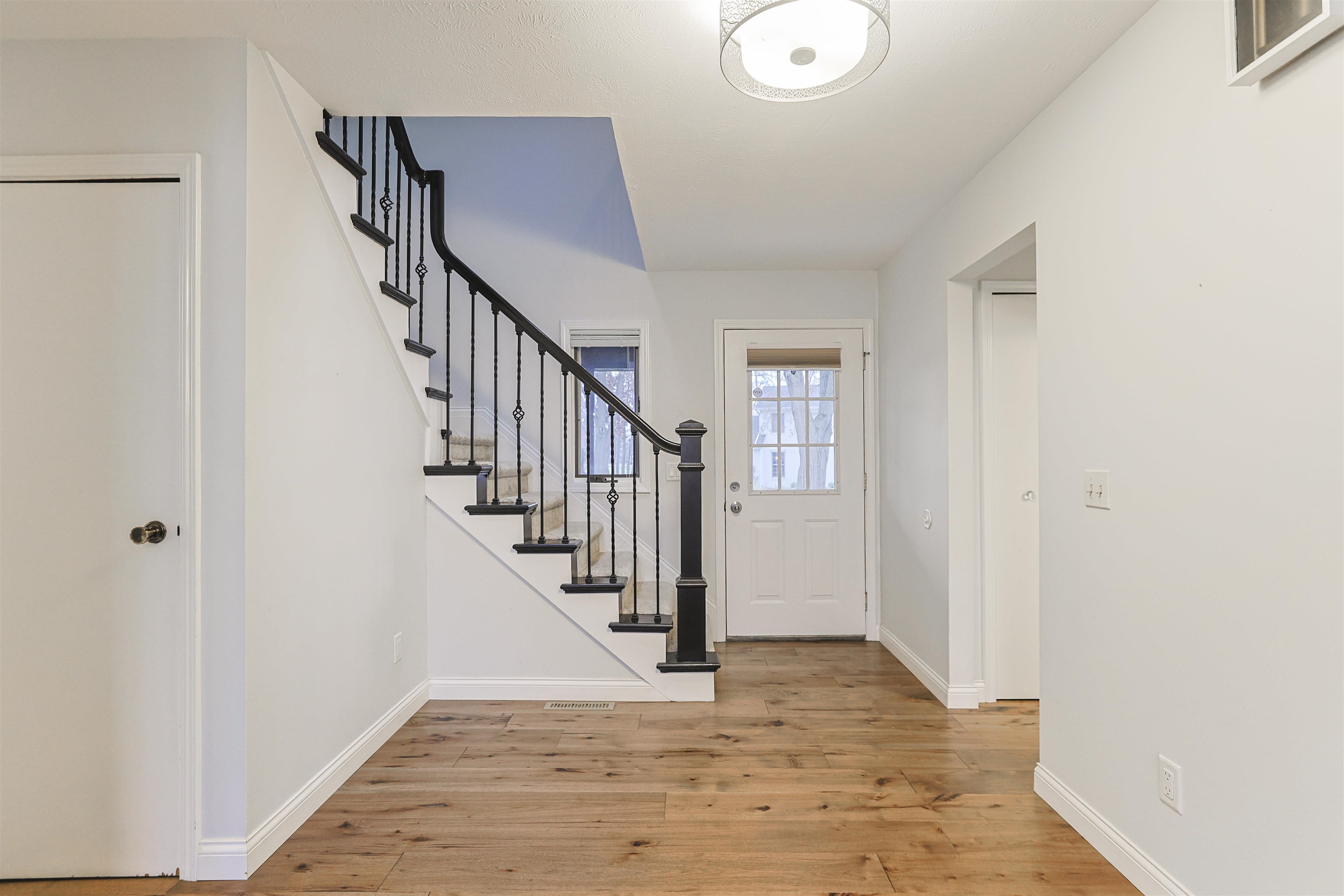 15711 Durham Way Granger, IN 46530 - Photo 3 of 34