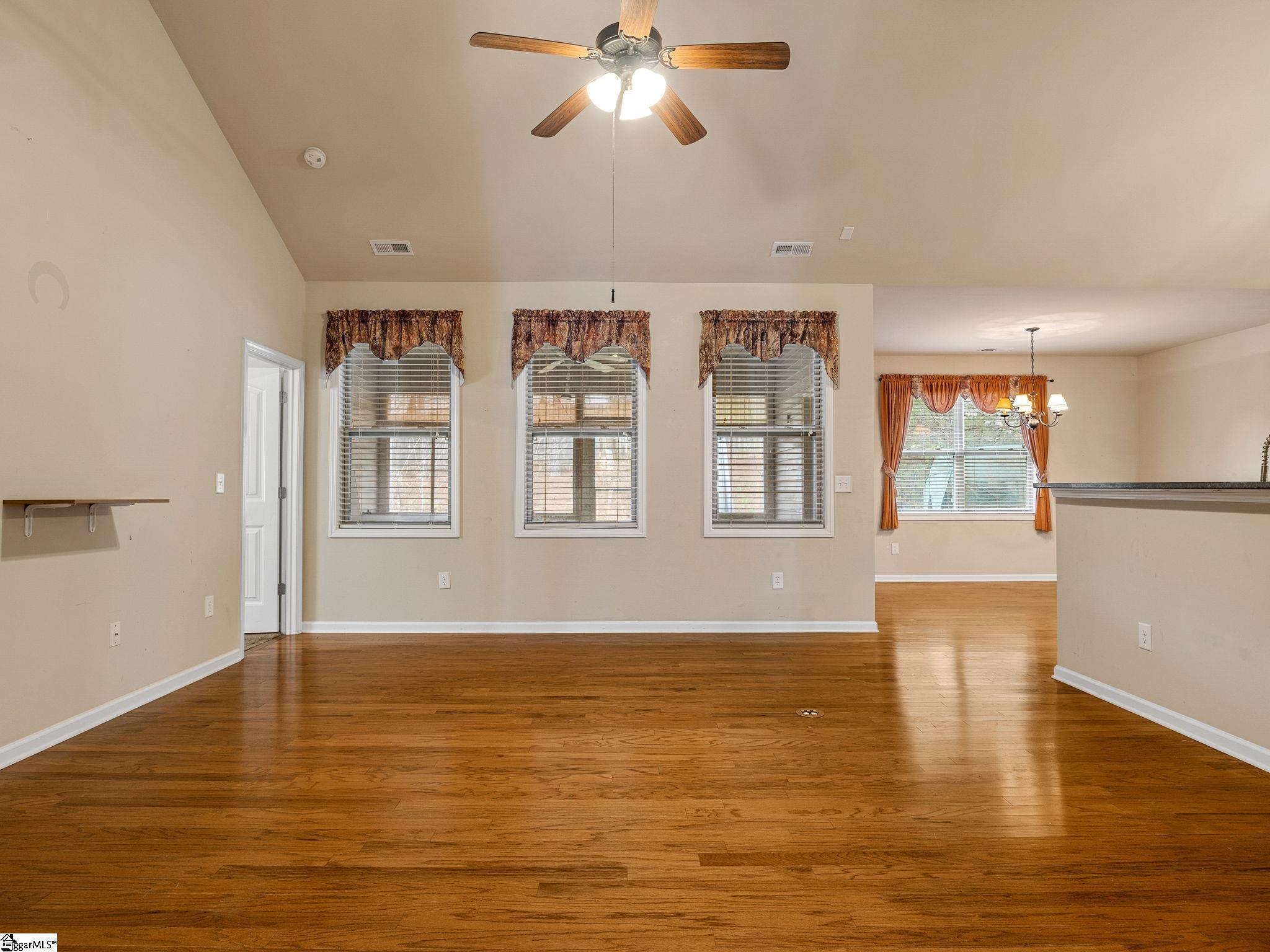106 Shefleys Road Simpsonville, SC 29680 - Photo 4 of 29 Gallery Image 4