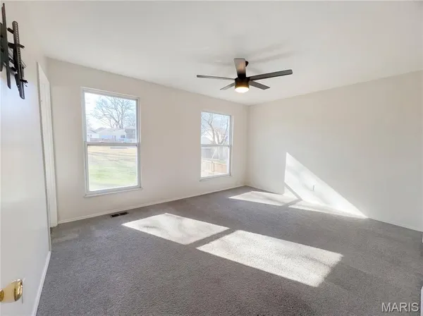 $329,000 | 27 Glenna Drive, St. Peters, MO 63376