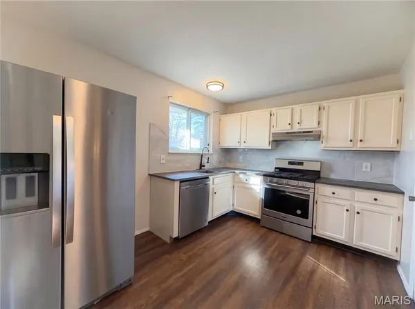 $329,000 | 27 Glenna Drive, St. Peters, MO 63376