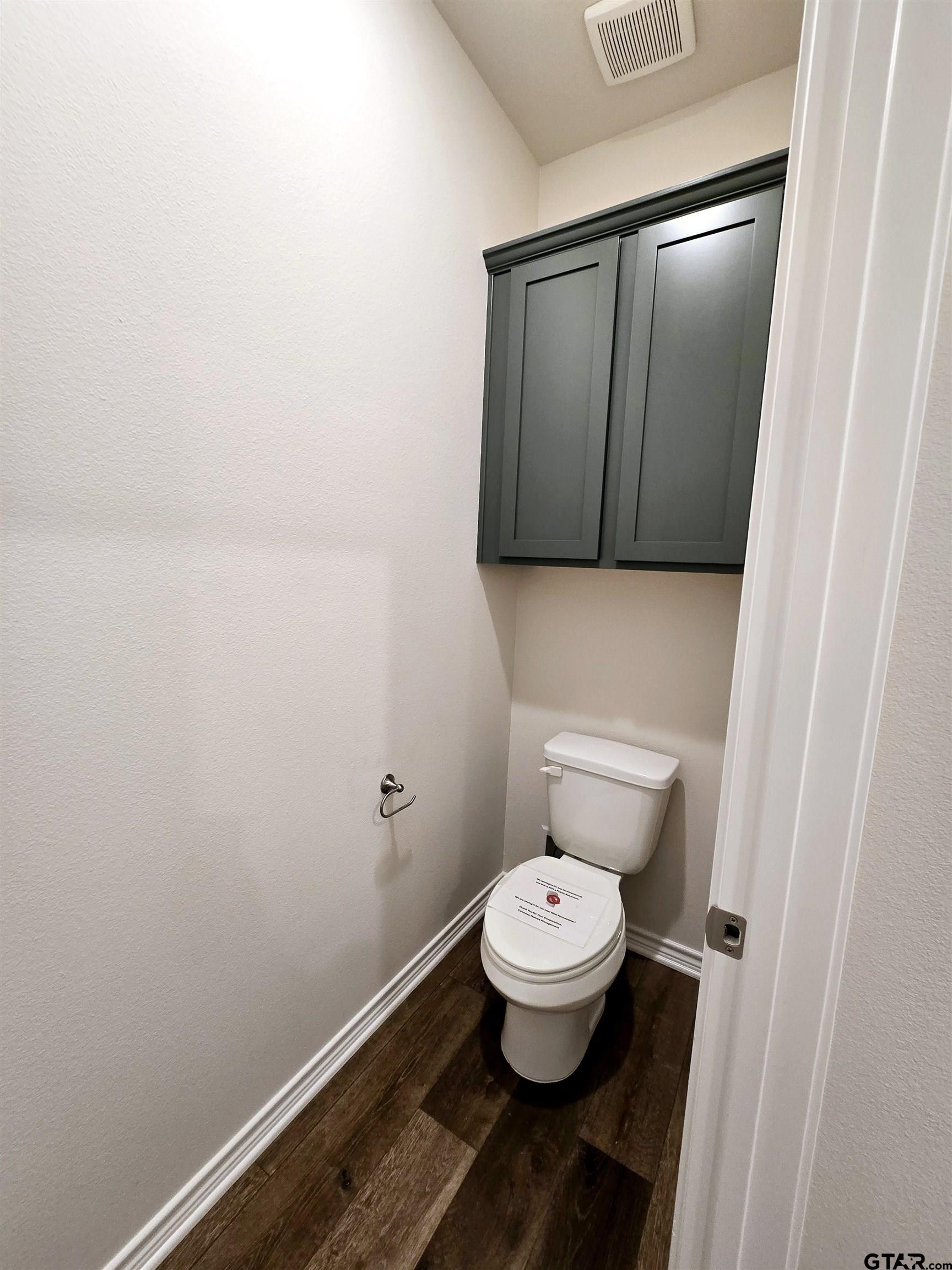 602 Kidd Drive Chandler, TX 75758 - Photo 16 of 22 a bathroom with a toilet