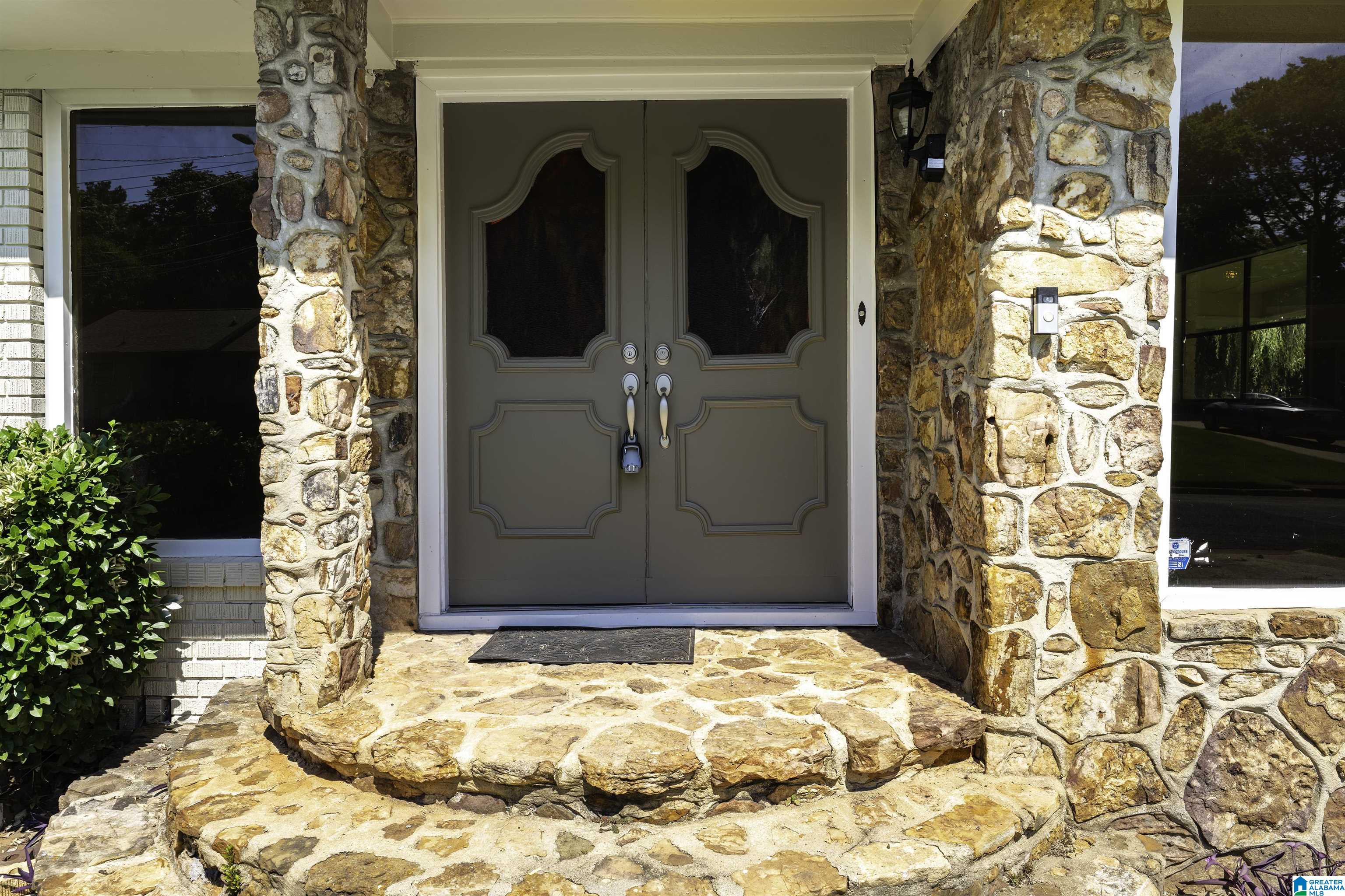 12 Spring Haven Circle Southwest Birmingham, AL 35211 - Photo 2 of 20