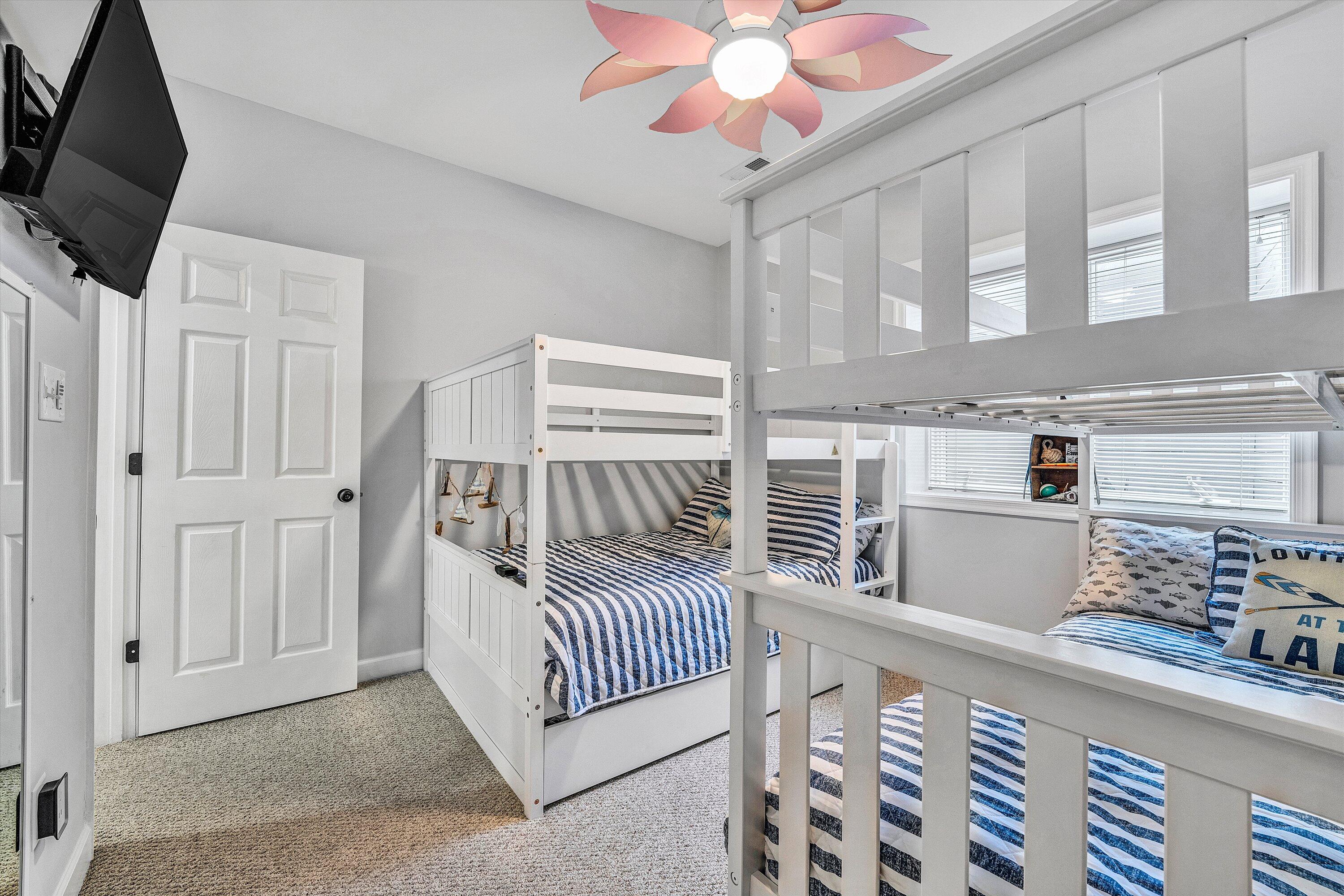1209 Mariners Way, Unit 72 Huddleston, VA 24104 - Photo 18 of 57 15-SGM-31