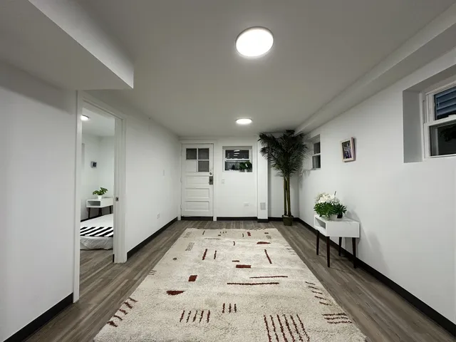 $1,995 | 1634 North Whipple Street, Unit G, Chicago, IL 60647