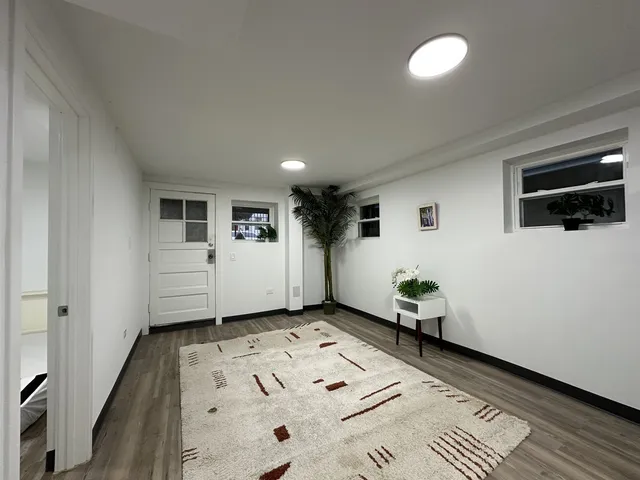 $1,995 | 1634 North Whipple Street, Unit G, Chicago, IL 60647