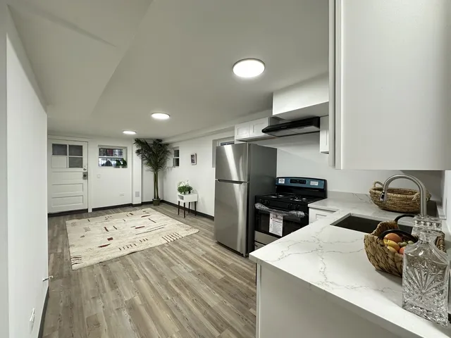 $1,995 | 1634 North Whipple Street, Unit G, Chicago, IL 60647