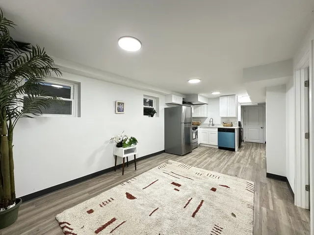 $1,995 | 1634 North Whipple Street, Unit G, Chicago, IL 60647