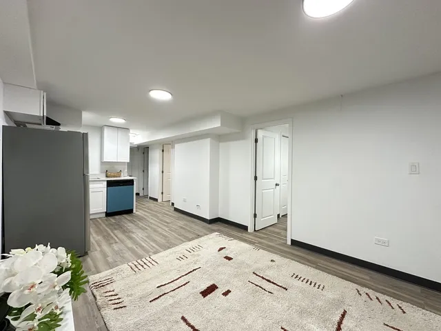 $1,995 | 1634 North Whipple Street, Unit G, Chicago, IL 60647