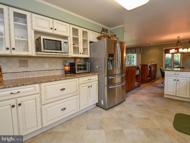 450 Wingate Road Huntingdon Valley, PA 19006 - Photo 14 of 25 Kitchen