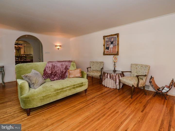 450 Wingate Road Huntingdon Valley, PA 19006 - Photo 6 of 25 Living Room
