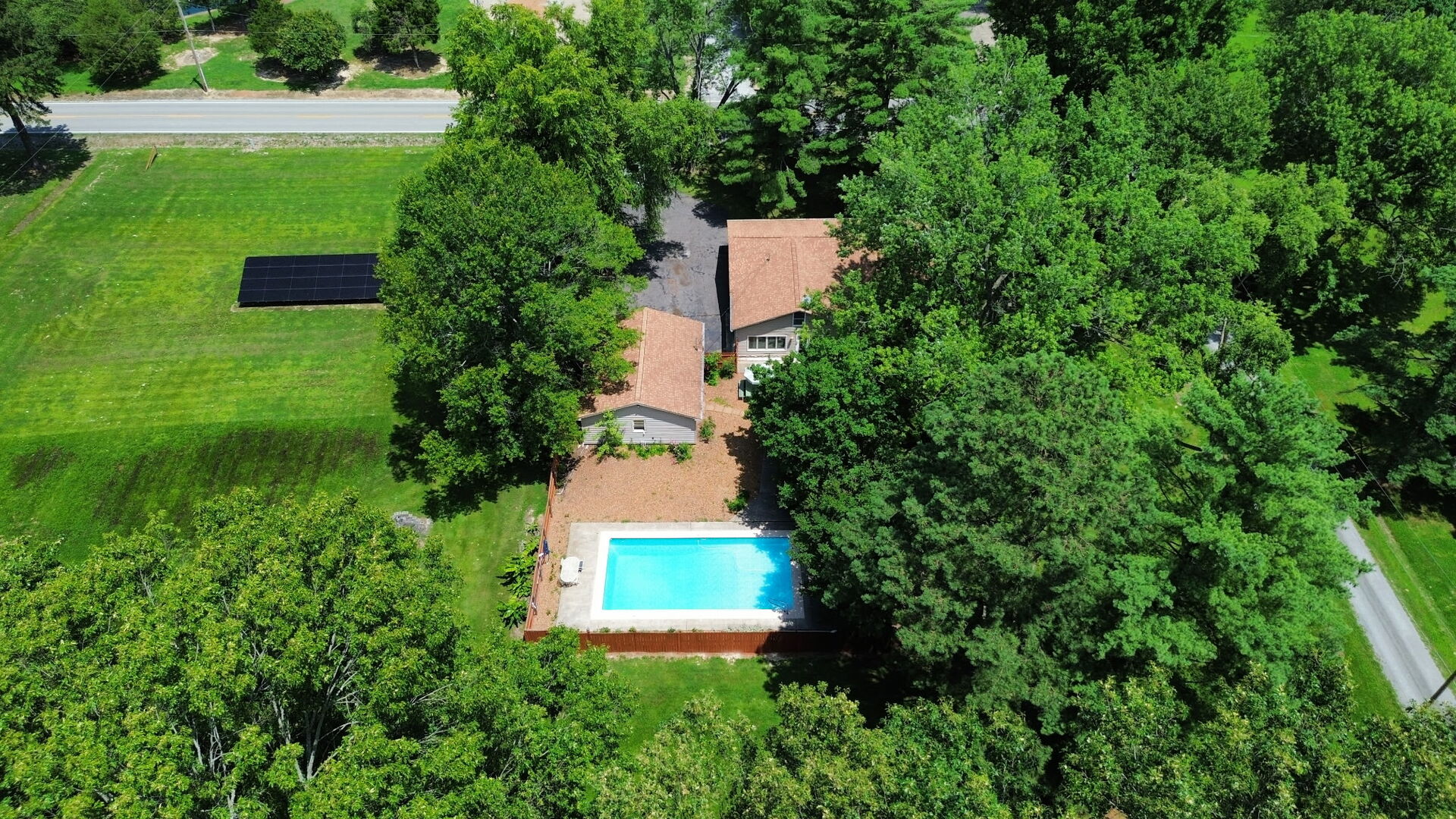 956 Country Club Road Metropolis, IL 62960 - Photo 2 of 48