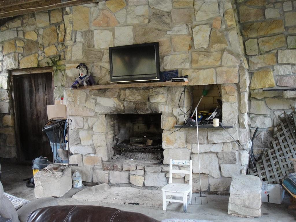 224 Holly Road Adrian, PA 16210 - Photo 4 of 11