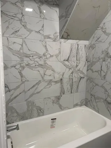 $2,000 | 17 Conklin Street, Unit 1, Poughkeepsie, NY 12601