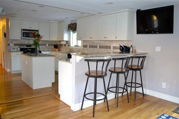 8 Greenleaf Road Norwood, MA 02062 - Photo 4 of 14 Gallery Image 4