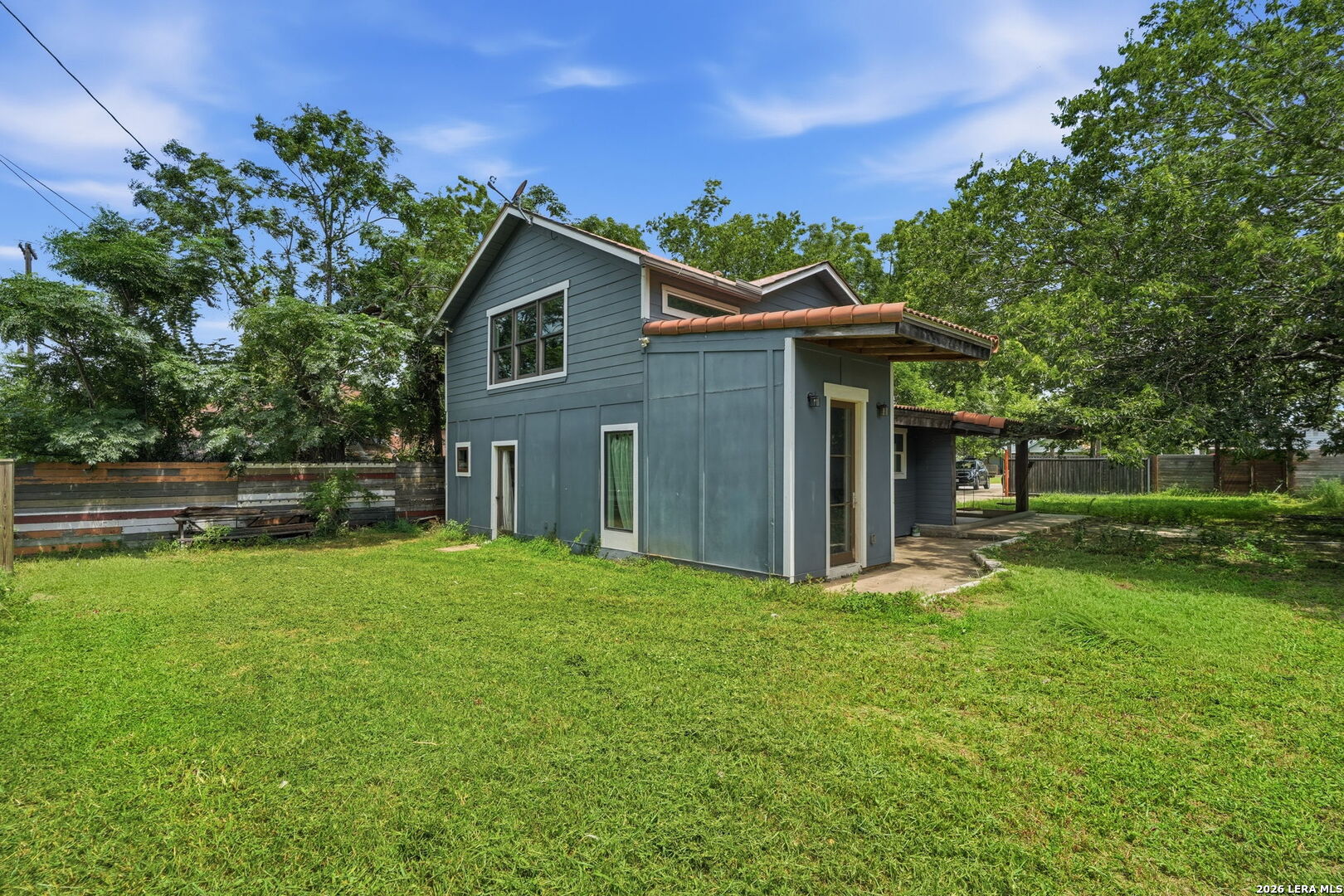 606 East Austin Street Luling, TX 78648 - Photo 33 of 38