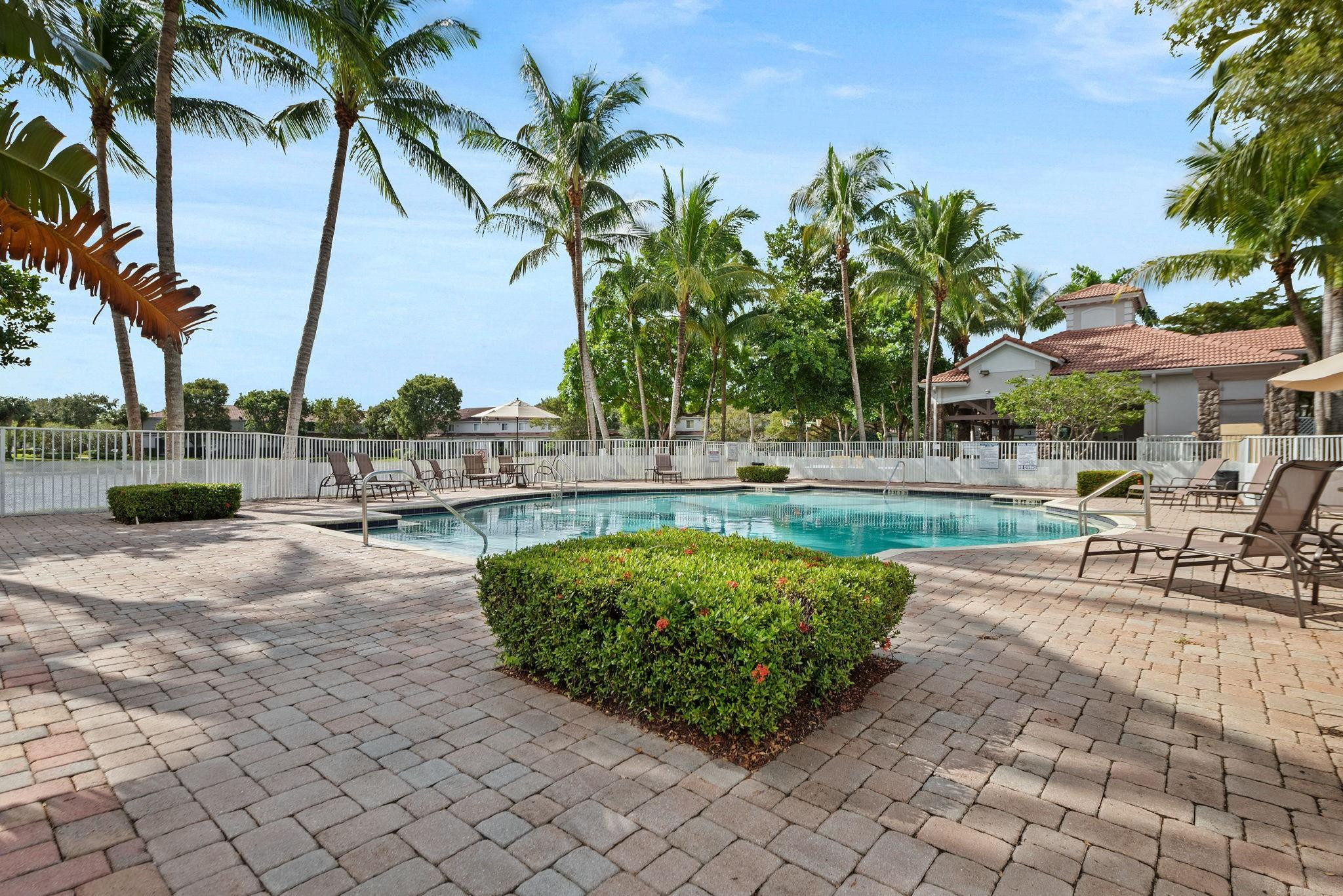8299 Southwest 27th Street, Unit 101 Miramar, FL 33025 - Photo 28 of 30 a view of outdoor space with trees