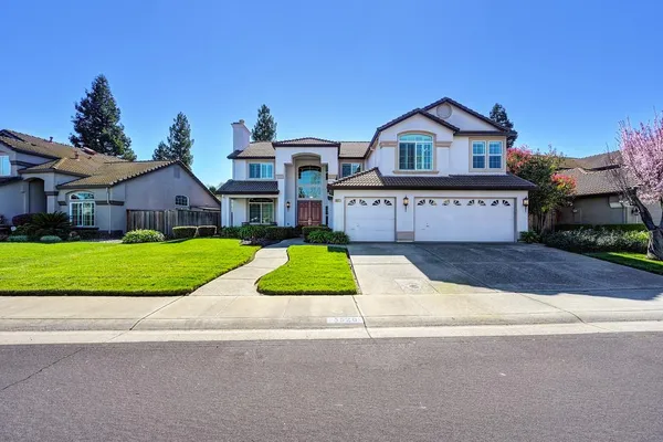$925,000 | 3526 Lake Terrace Drive, Elk Grove, CA 95758