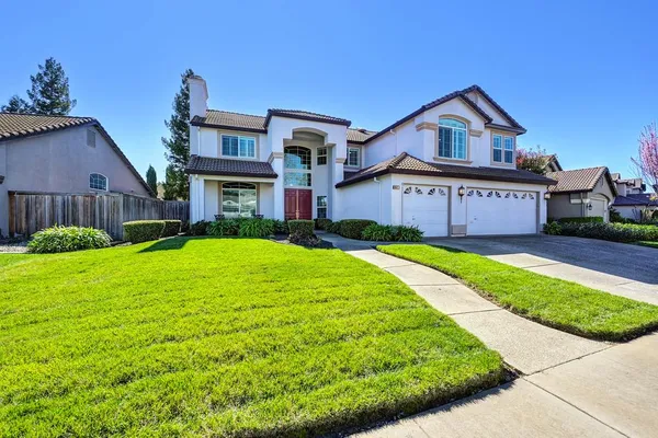 $925,000 | 3526 Lake Terrace Drive, Elk Grove, CA 95758