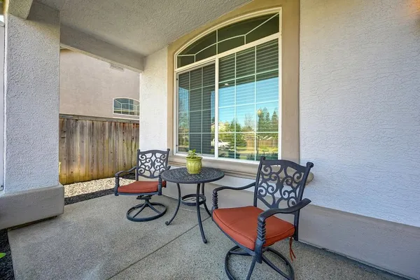 $925,000 | 3526 Lake Terrace Drive, Elk Grove, CA 95758