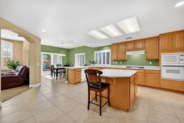 $925,000 | 3526 Lake Terrace Drive, Elk Grove, CA 95758