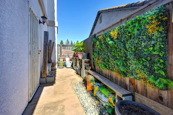 $925,000 | 3526 Lake Terrace Drive, Elk Grove, CA 95758