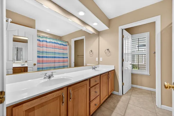 $925,000 | 3526 Lake Terrace Drive, Elk Grove, CA 95758