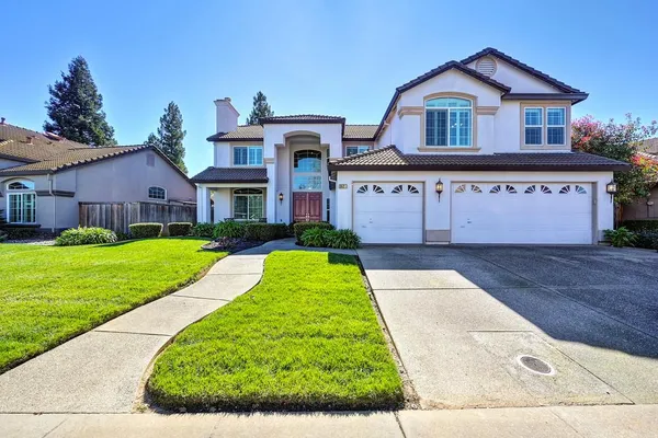 $925,000 | 3526 Lake Terrace Drive, Elk Grove, CA 95758