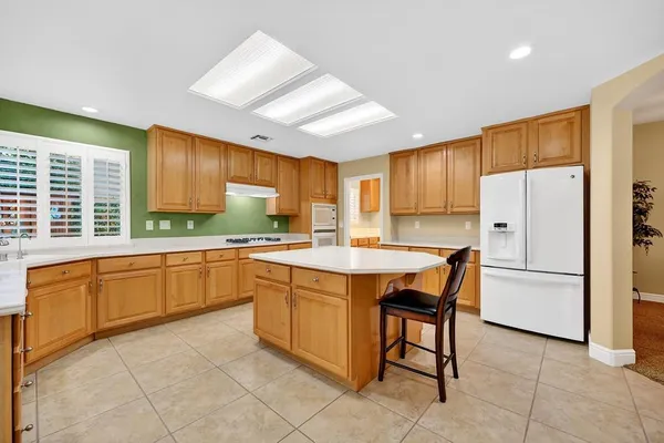 $925,000 | 3526 Lake Terrace Drive, Elk Grove, CA 95758