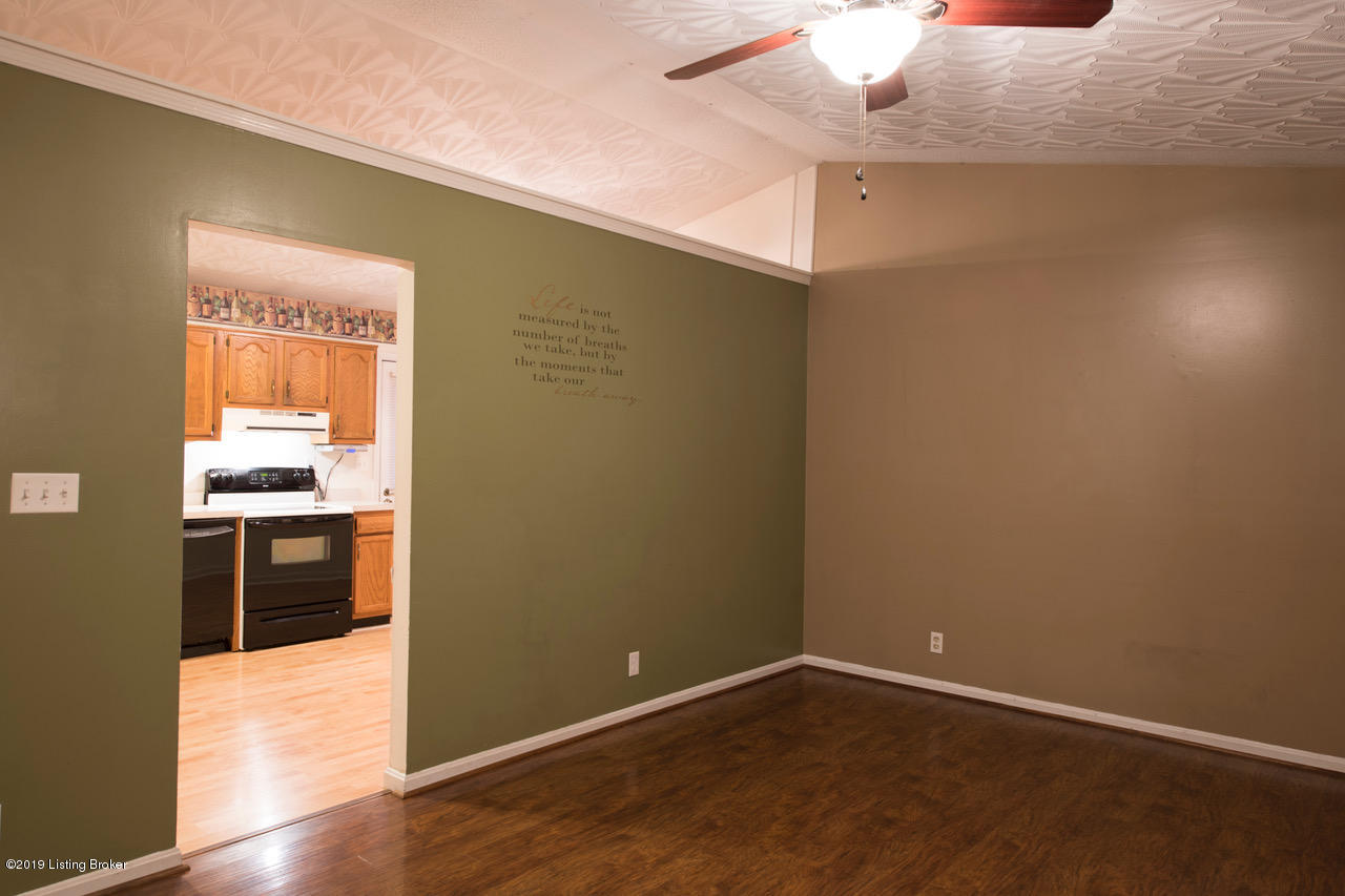 12234 Ridgemont Road Louisville, KY 40229 - Photo 6 of 24 great room view