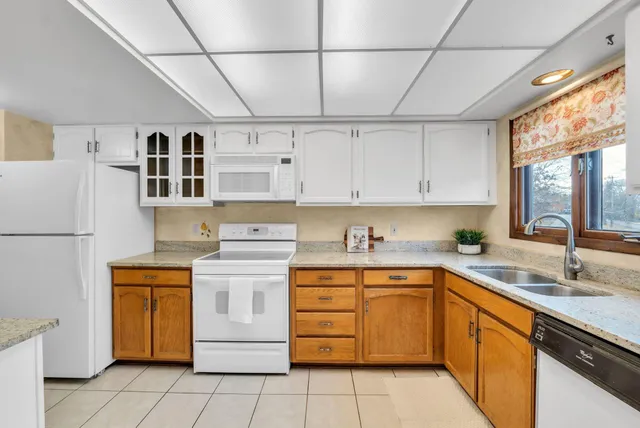 $345,000 | 705 South Lake Shore Drive, Unit 2G, Lake Geneva, WI 53147