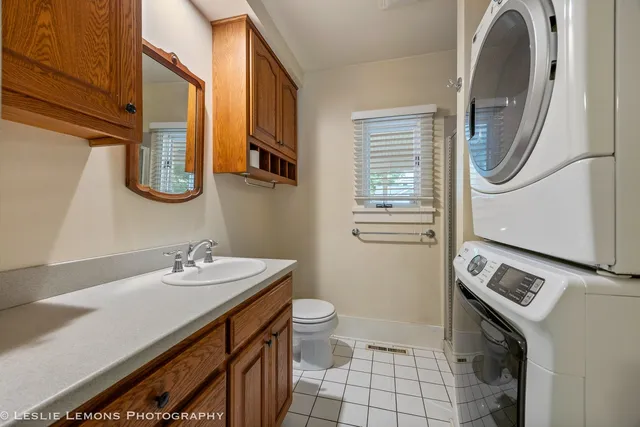 $5,900 | 241 West Van Buren Avenue, Naperville, IL 60540