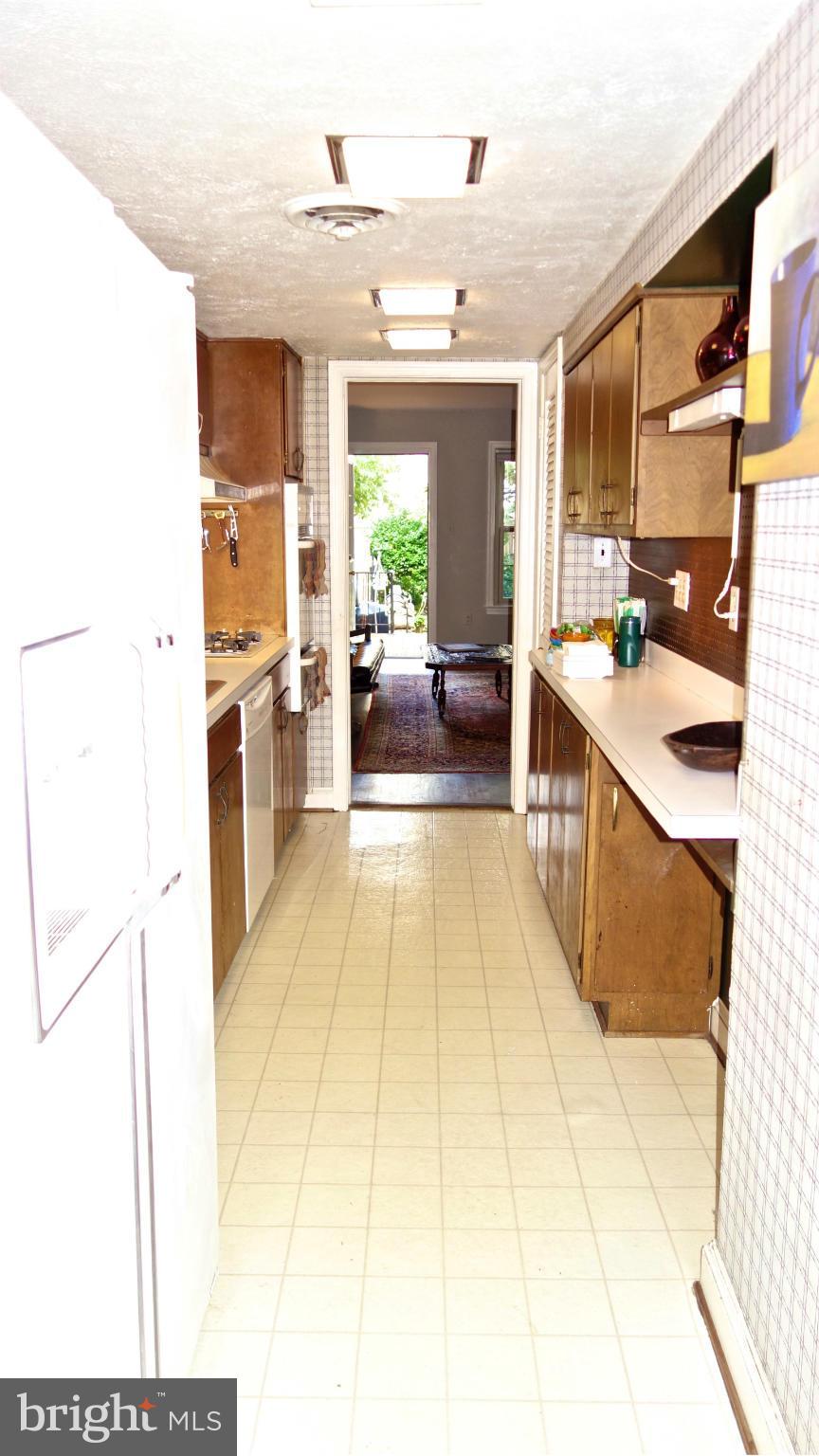 414 4th Street Southeast Washington, DC 20003 - Photo 14 of 30 Kitchen