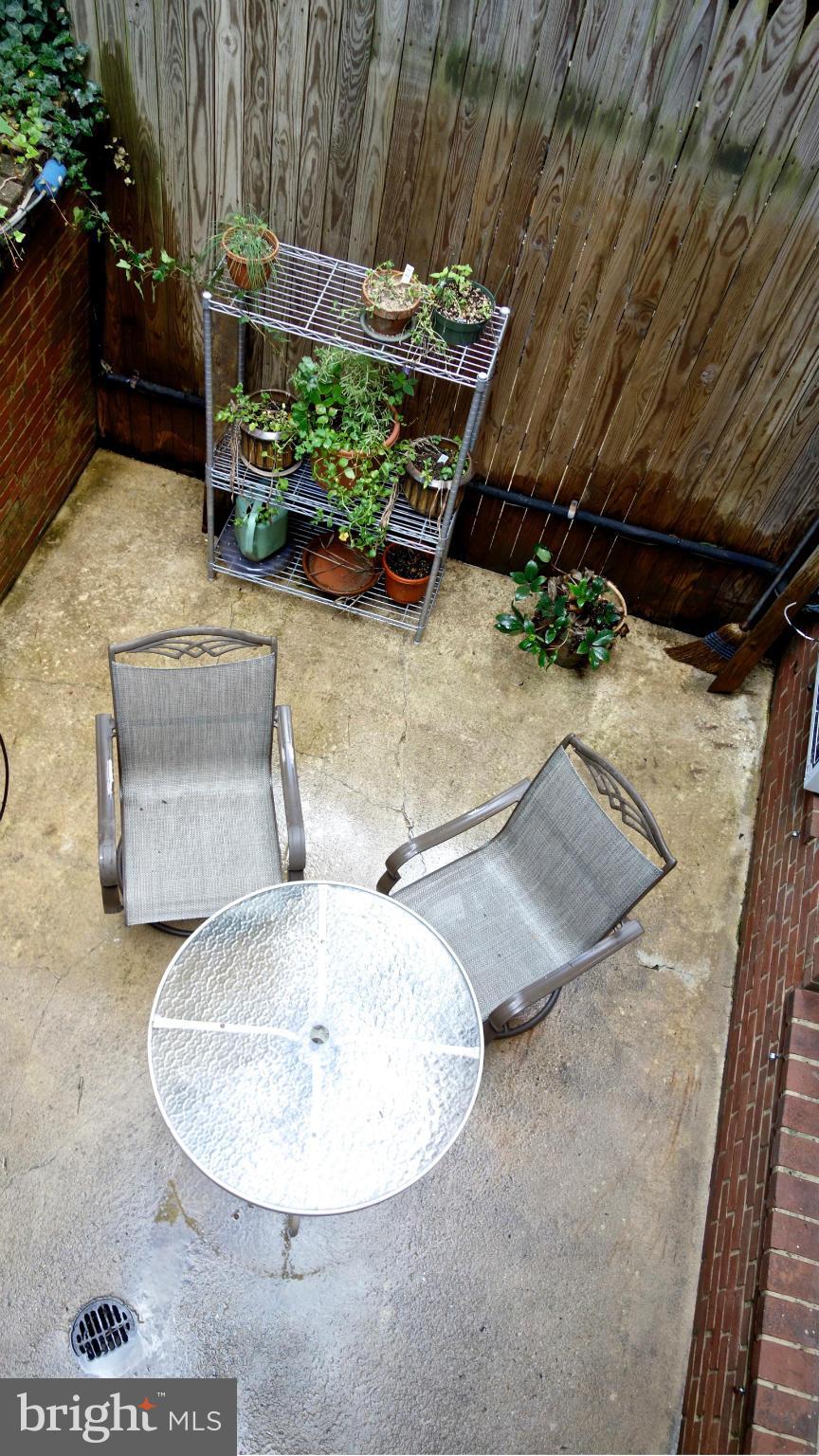414 4th Street Southeast Washington, DC 20003 - Photo 7 of 30 Studio Terrace