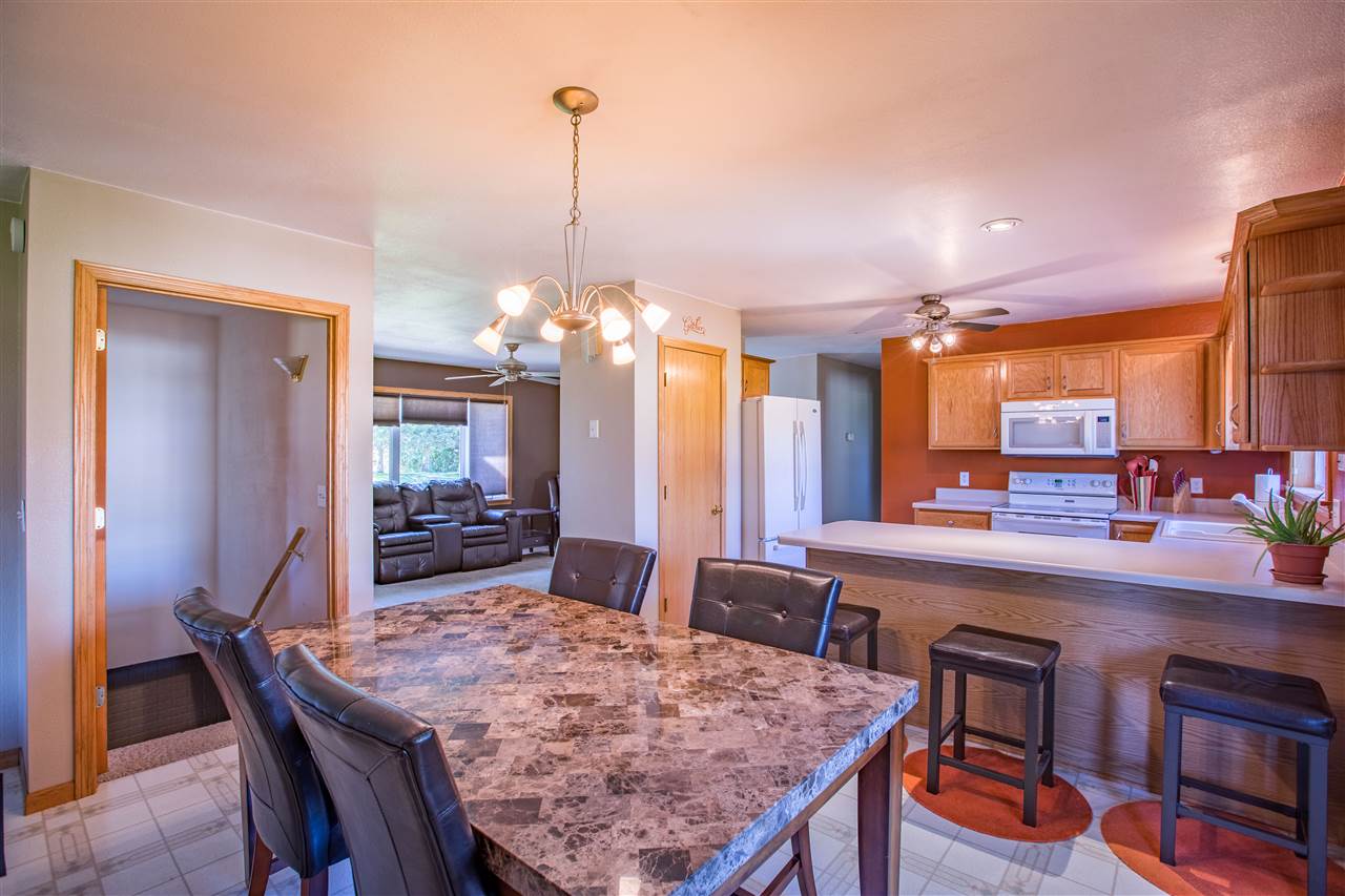 108 Sand Run Road Fruitland, IA 52749 - Photo 5 of 37 Gallery Image 5