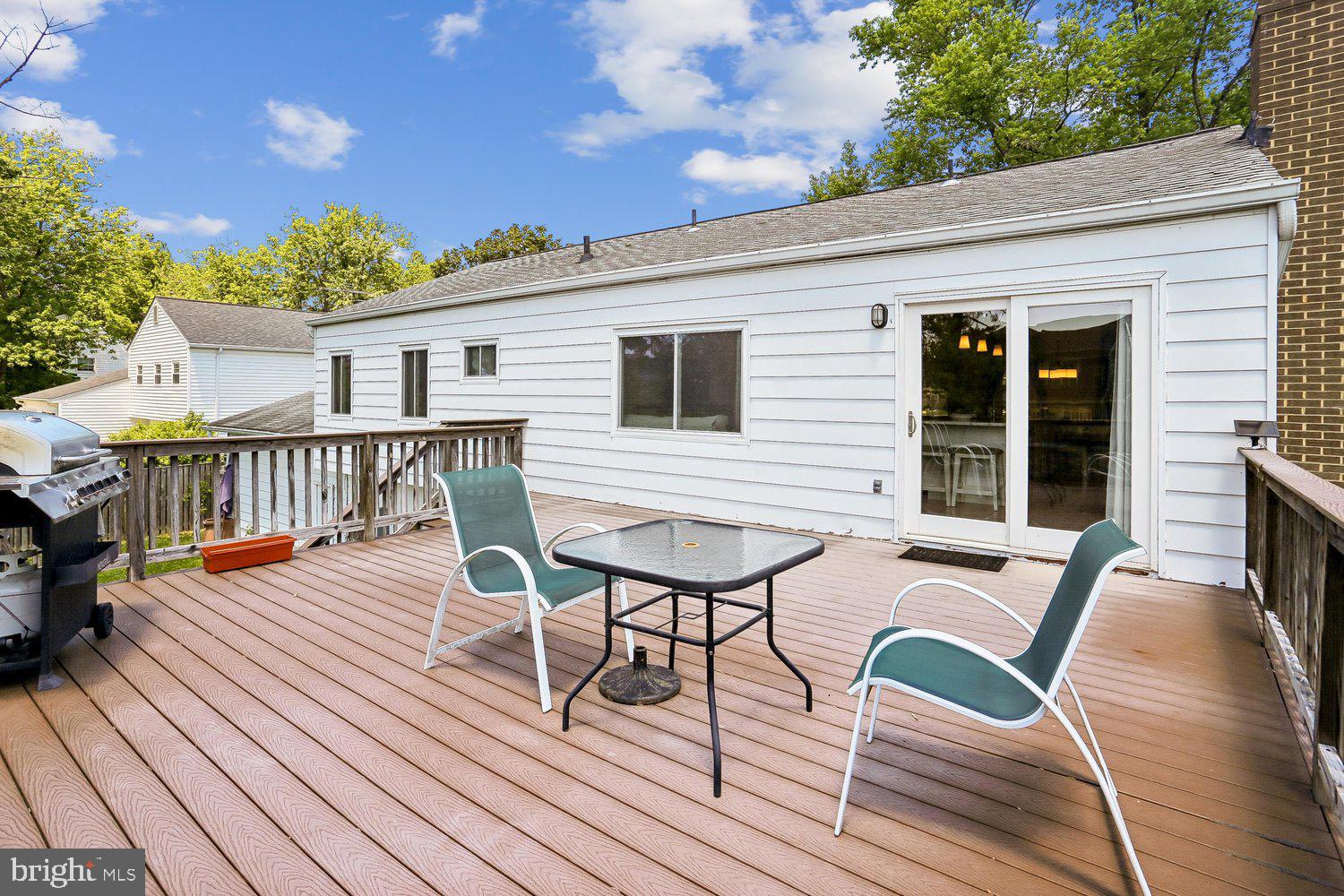 19932 Westerly Avenue Poolesville, MD 20837 - Photo 16 of 40 Deck