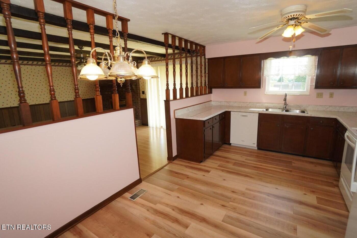 633 Shaver Drive Talbott, TN 37877 - Photo 4 of 34 633 shaver (7)