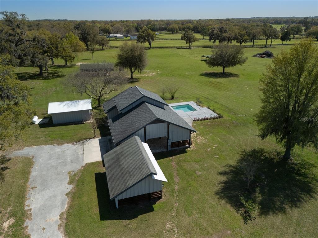 15157 Northwest 112th Place Road Morriston, FL 32668 - Photo 4 of 27