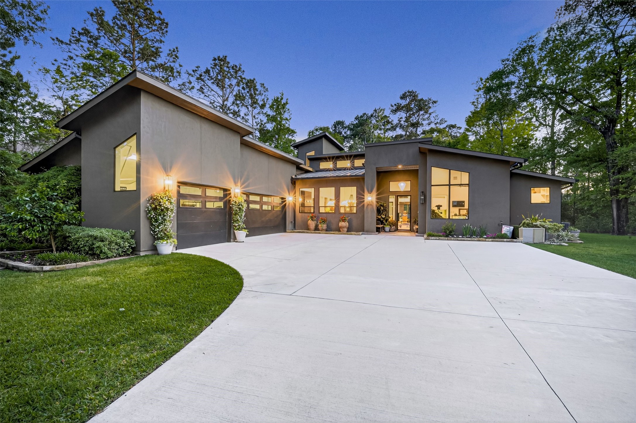 1905 Post Ridge Drive Conroe, TX 77304 - Photo 2 of 50