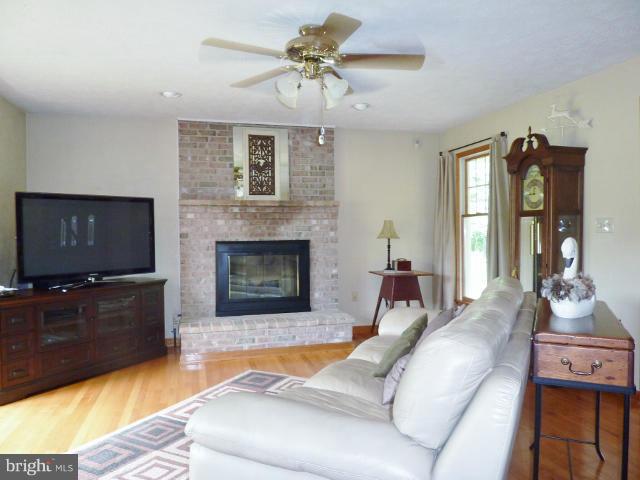 311 Gardners Road Cross Junction, VA 22625 - Photo 13 of 30 Family Room
