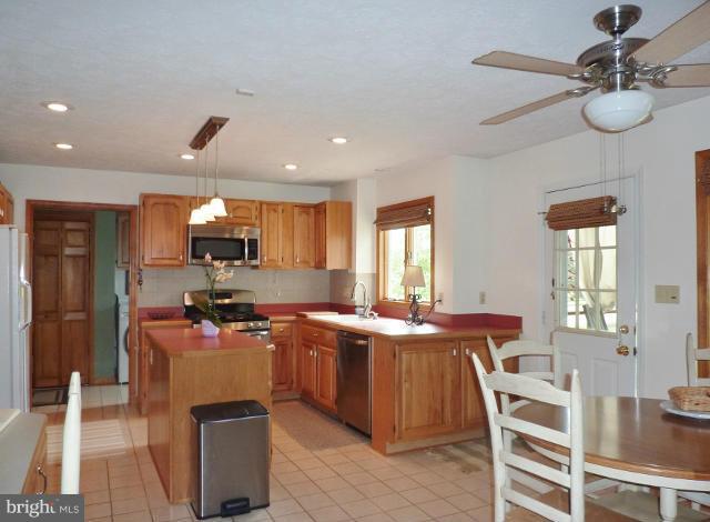 311 Gardners Road Cross Junction, VA 22625 - Photo 10 of 30 Kitchen