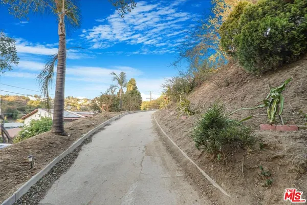 $1,590,000 | 2070 Lilac Lane, Glendale, CA 91206