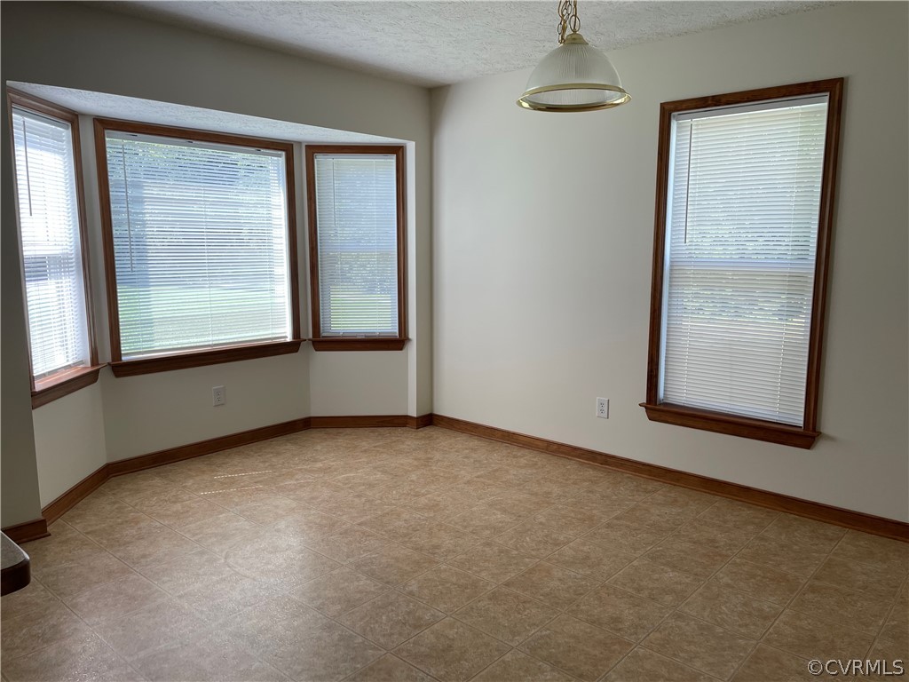 439 Hanover Road Sandston, VA 23150 - Photo 5 of 24 Gallery Image 5