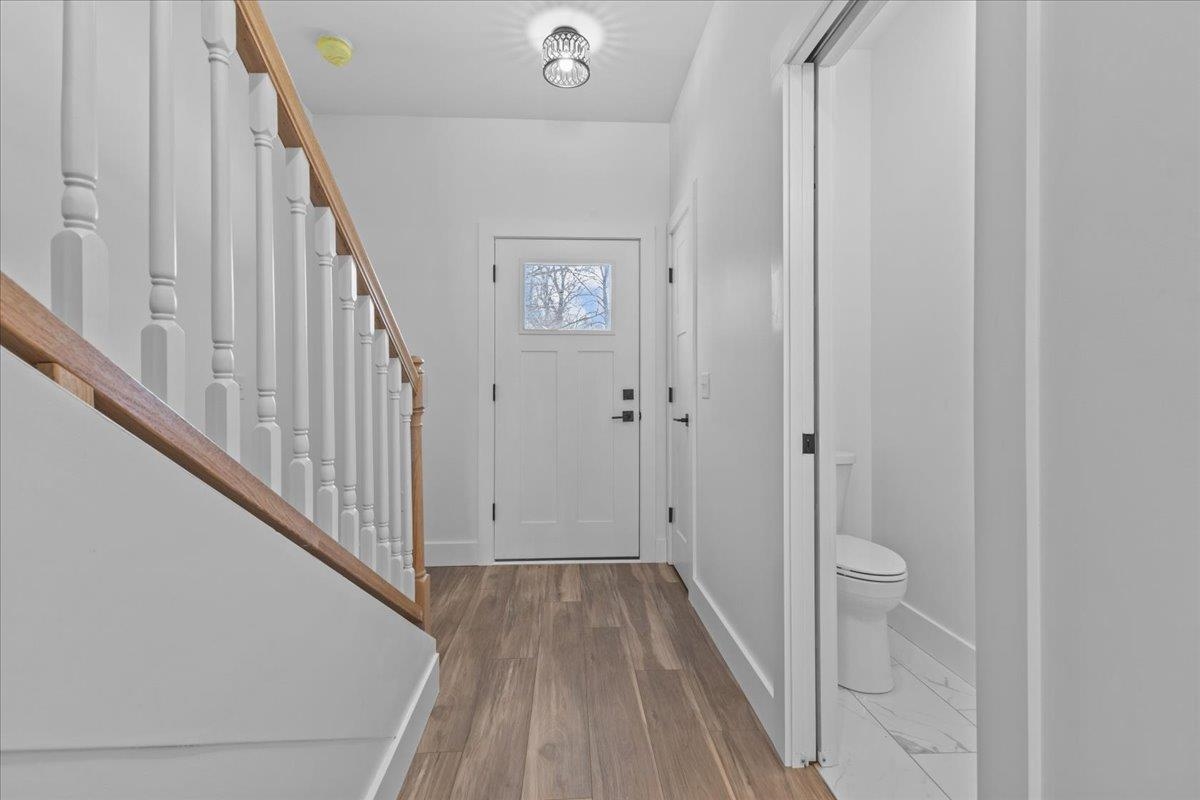 208 Dale Road Burlington, VT 05408 - Photo 6 of 48