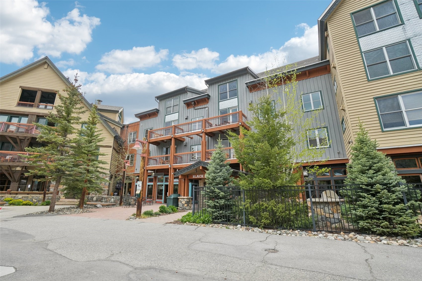 129 River Run Road, Unit 8055 Keystone, CO 80435 - Photo 20 of 50 View of apartment building / complex