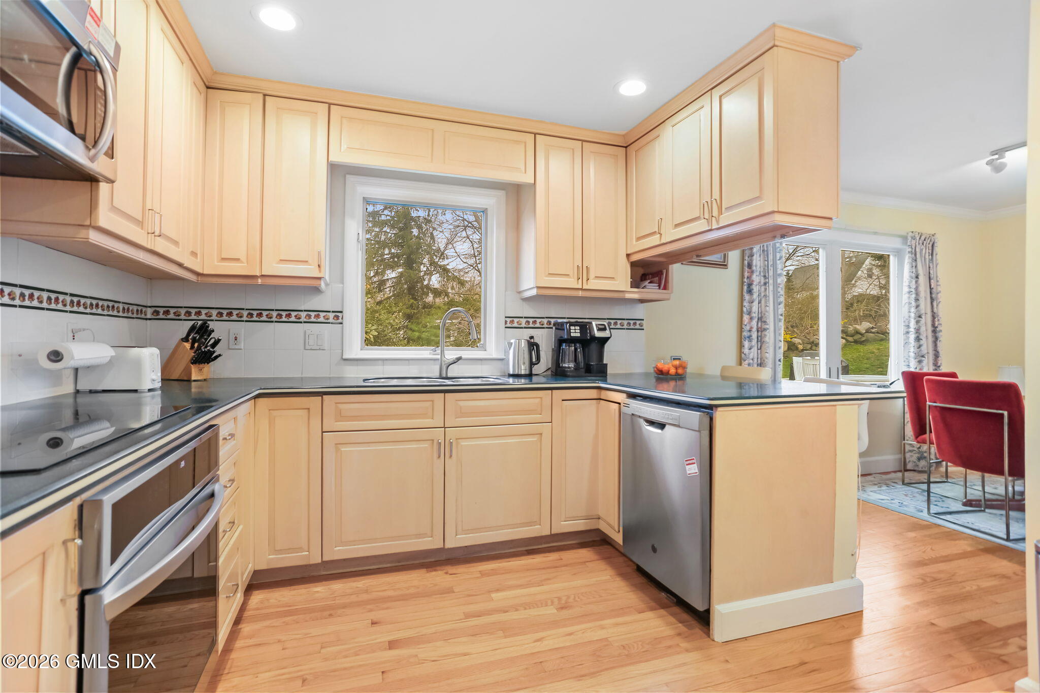 30 Weston Hill Road Riverside, CT 06878 - Photo 11 of 31 Kitchen