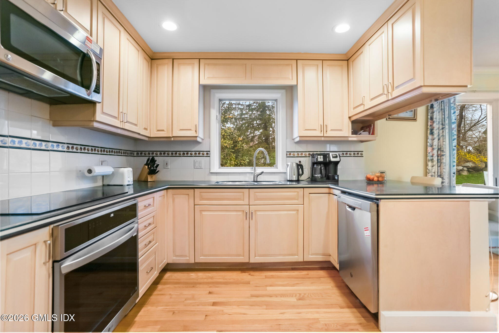 30 Weston Hill Road Riverside, CT 06878 - Photo 9 of 31 Kitchen