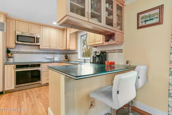 $2,295,000 | 30 Weston Hill Road, Riverside, CT 06878