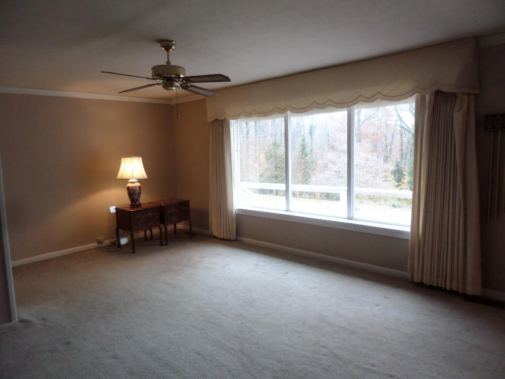 114 Georgia Avenue Oak Ridge, TN 37830 - Photo 3 of 27 Living Room