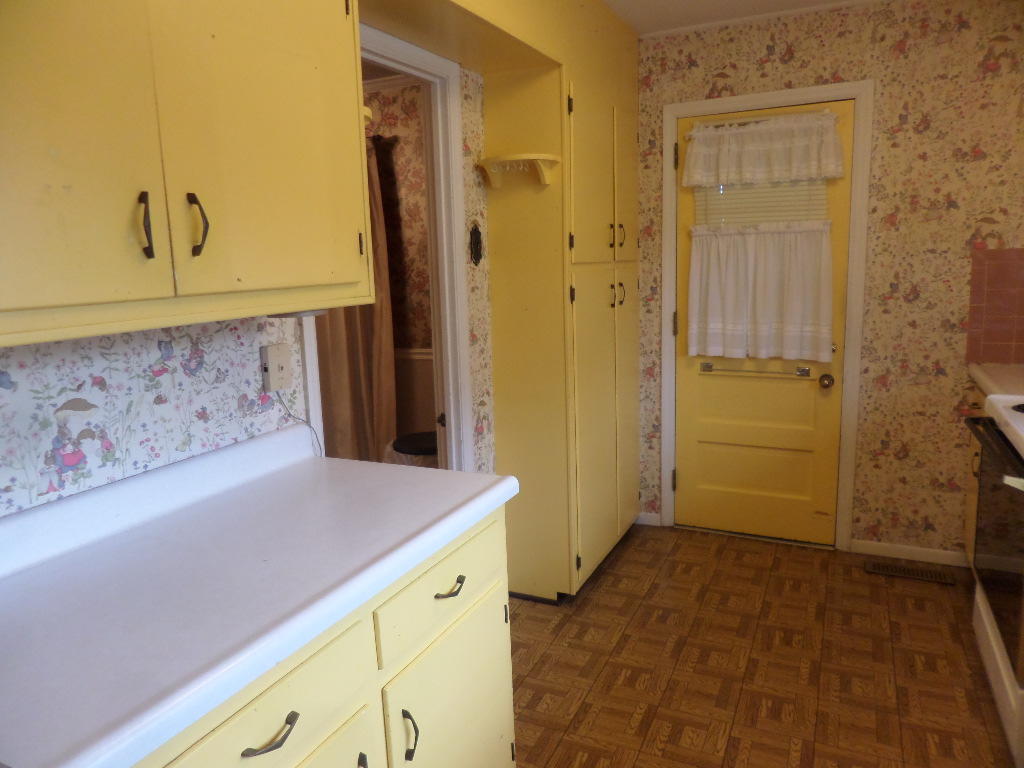 114 Georgia Avenue Oak Ridge, TN 37830 - Photo 8 of 27 Kitchen